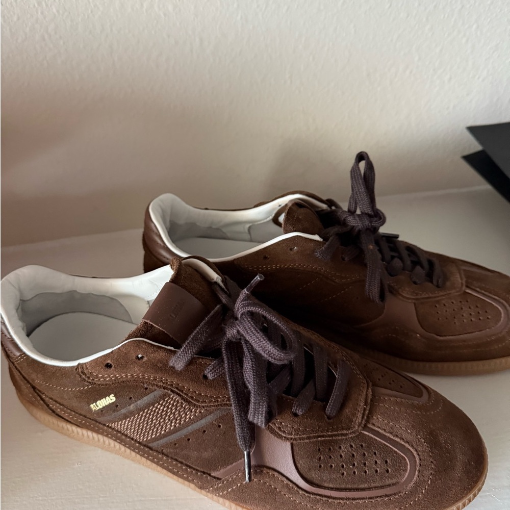 Women’s ALHOAS brown suede sneakers